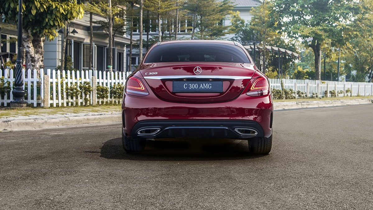 Mercedes-Benz_00101_C-300-AMG