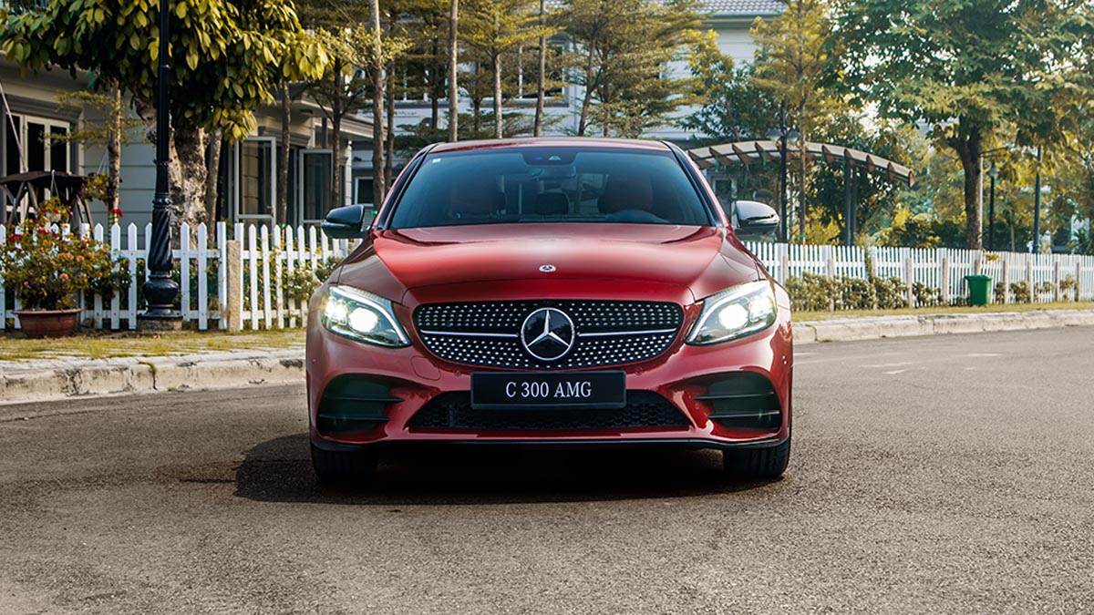 Mercedes-Benz_0010_C-300-AMG