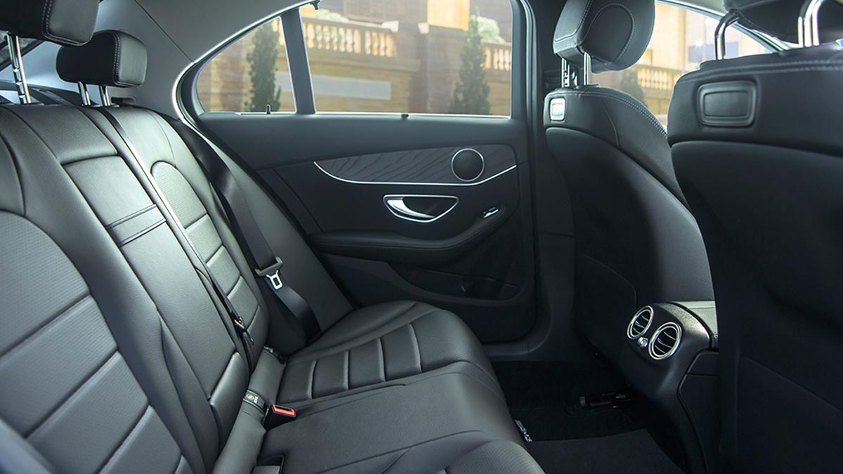 Mercedes-Benz_0017_C-300-AMG